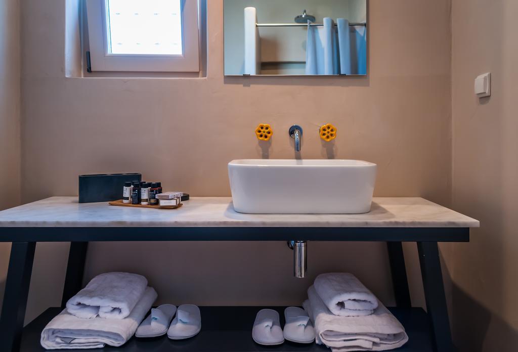 Milia Gi Suites Pollonia Quarto foto