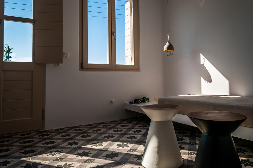 Milia Gi Suites Pollonia Quarto foto